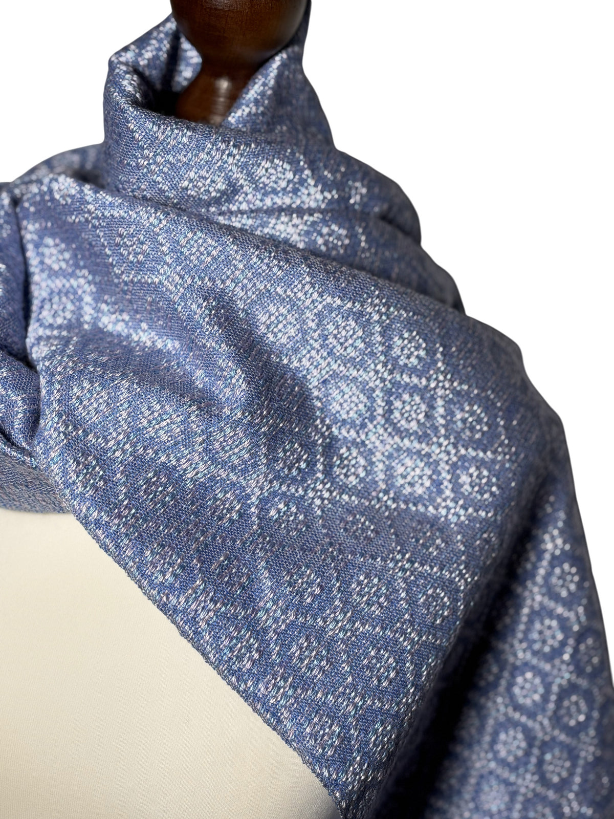 Handgewebtes elegantes lila-blaues Seidentuch