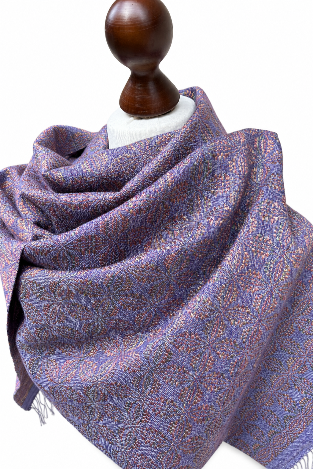 Fehér hátteres kendőfotó 18