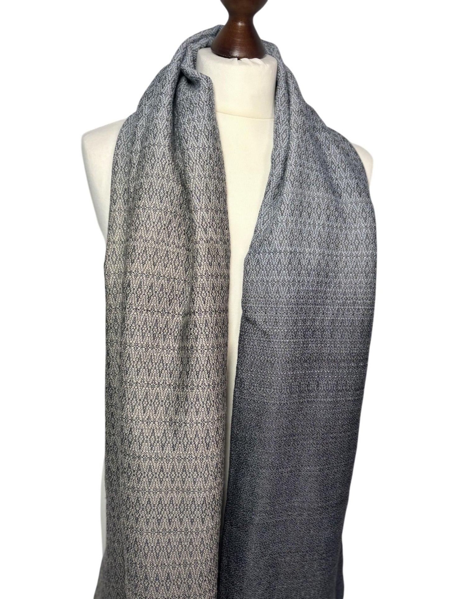Blau-Grauer luxuriöser Schal, handgewebter Merino-Schal