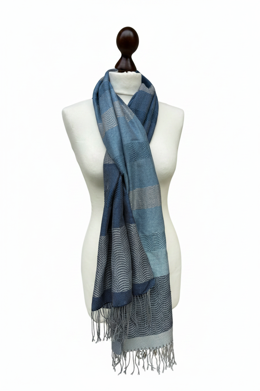 Blauer Seidenschal mit Farbverlauf, handgewebtes Unikat